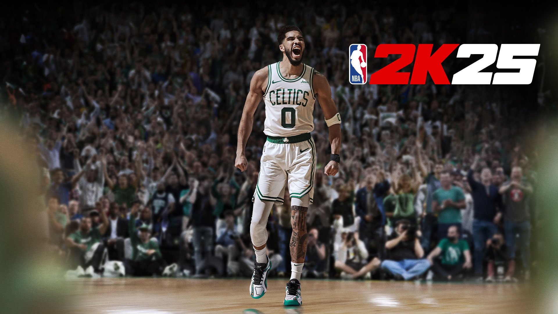 NBA 2K25-logó, Jayson Tatum a Boston Celtics 0-s számú mezében kiabál a pályán, mögötte hatalmas tömeggel.
